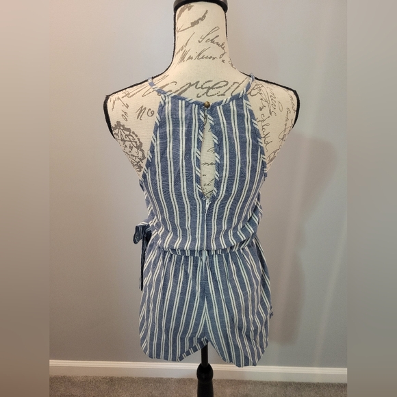 Striped Ruffle Halter Romper - Picture 4 of 4